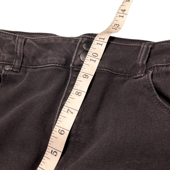 Tahari High Rise Slim Ankle Black Jeans Sz 16/33 - Picture 12 of 14